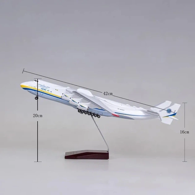 Коллекционная модель Самолет AН-225 "Мрия" 42 см 1:200 - изображение 4