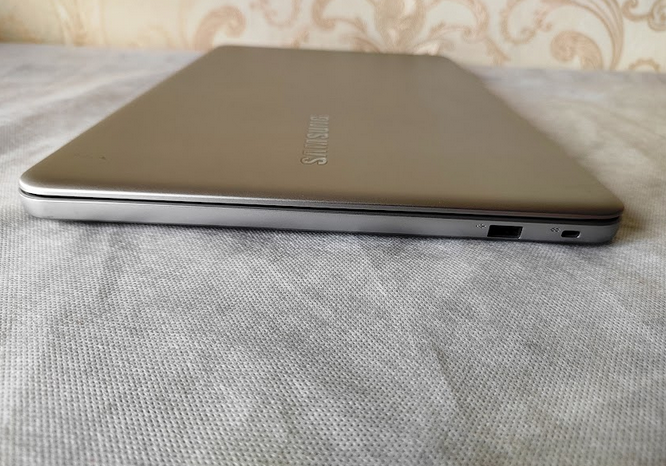 Ноутбук Samsung NP 550 XTA 15.6 Full HD + Ryzen 5 + 8 GB + SSD Б/В - зображення 5