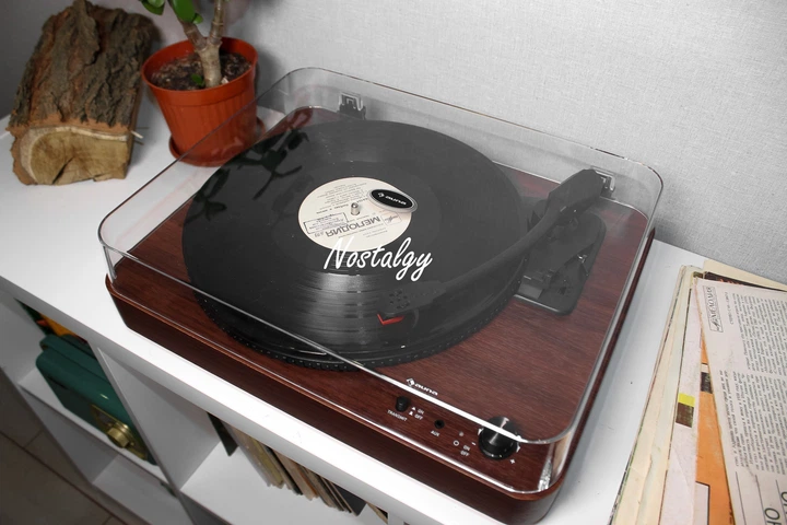Вініловий програвач Auna TT-Classic Light Wood з вбудованими колонками, грамофон для вінілових дисків - зображення 7