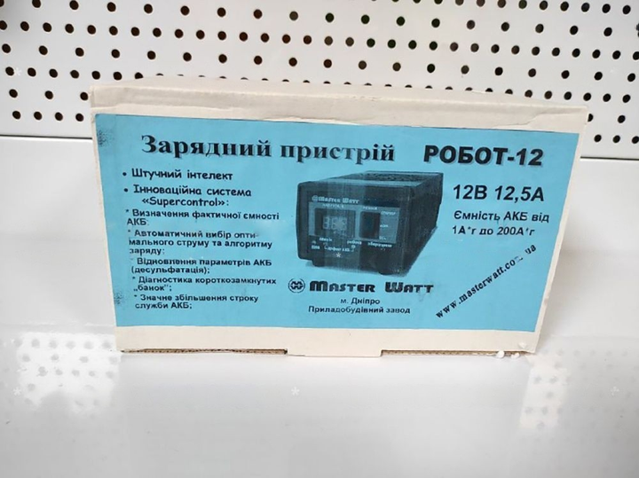 Зарядно-десульфатирующий автомат для автомобильных аккумуляторов