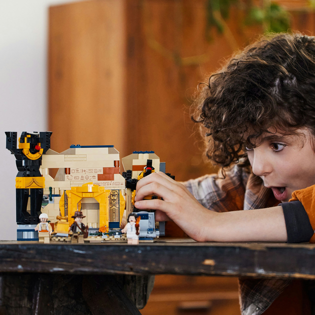 Zestaw klocków LEGO Indiana Jones Ucieczka z zaginionego grobowca 600 elementów (77013) - obraz 3
