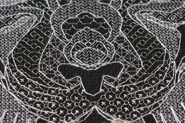 Схема вышивки «белая роза на черной канве» (№1090785) - Вышивка крестом