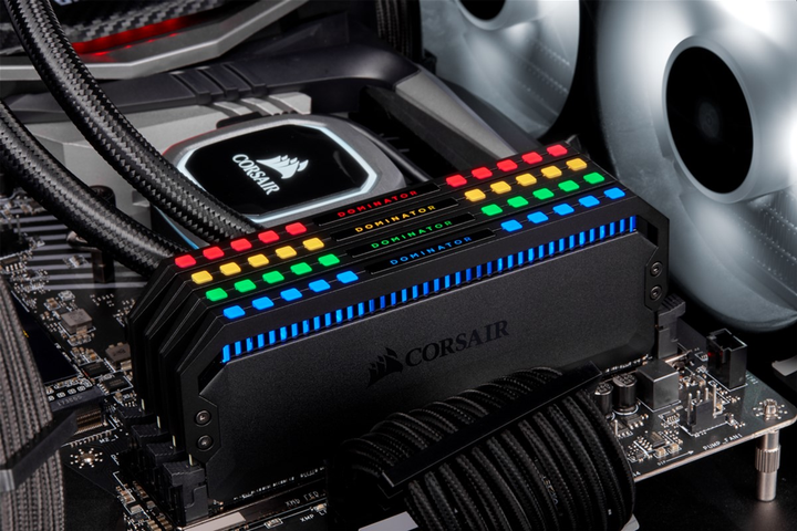 Оперативна пам'ять Corsair DDR4-3600 16384MB PC4-28800 (Kit of 2x8192) Dominator Platinum RGB Black (CMT16GX4M2C3600C18) - зображення 6