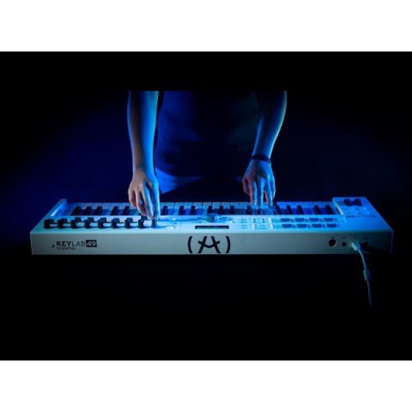 MIDI-клавіатура Arturia KeyLab Essential 49 + Arturia Pigments - Фото 6 MIDI-клавіатура Arturia KeyLab Essential 49 + Arturia Pigments - изображение 6