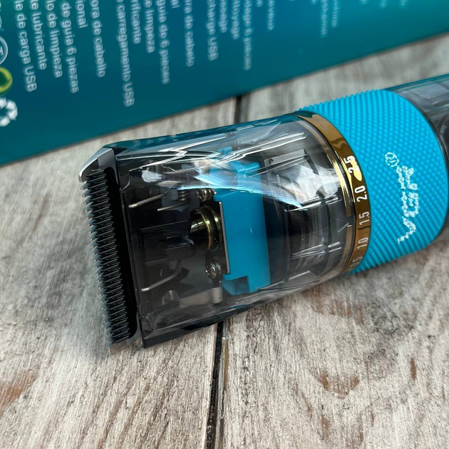 Аккумуляторная машинка VGR V-695 для стрижки волос и бороды с LED-дисплеем и USB зарядкой - изображение 4