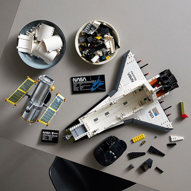 Конструктор LEGO Creator Expert Космічний шатл Діскавері NASA 2354 деталі (10283) - зображення 6