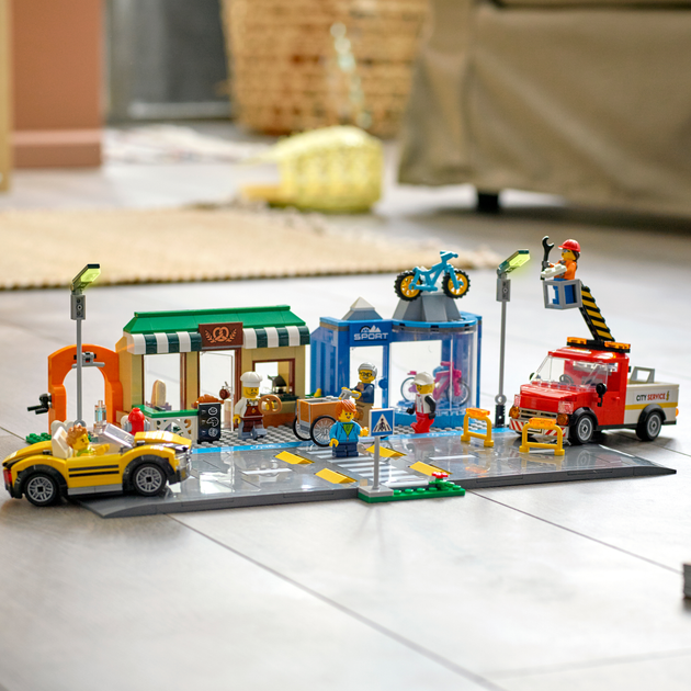 Конструктор LEGO City Торгова вулиця 533 деталі (60306) - зображення 5