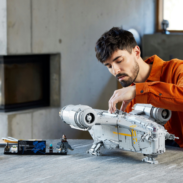 Zestaw klocków LEGO Star Wars Brzeszczot 6187 elementów (75331) - obraz 3