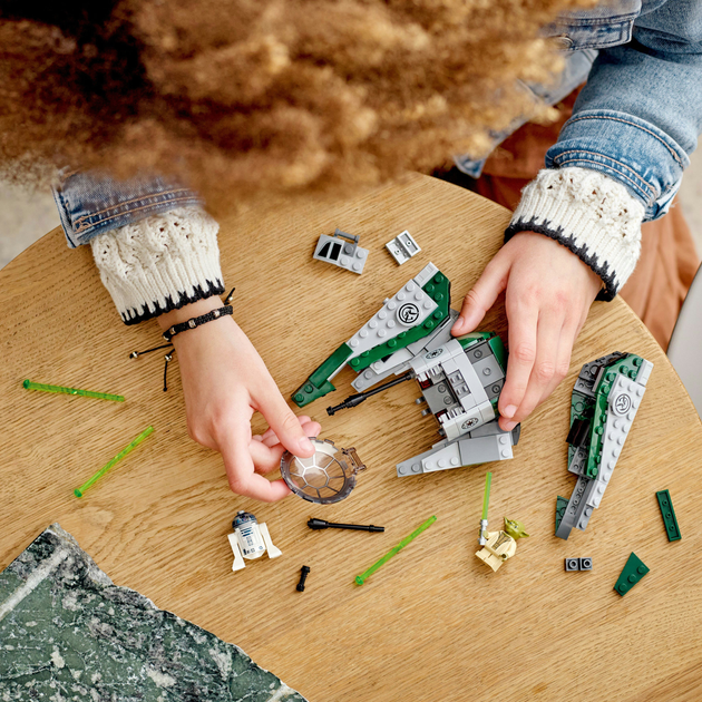 Zestaw klocków LEGO Star Wars Jedi Starfighter Yody 253 elementy (75360) - obraz 5