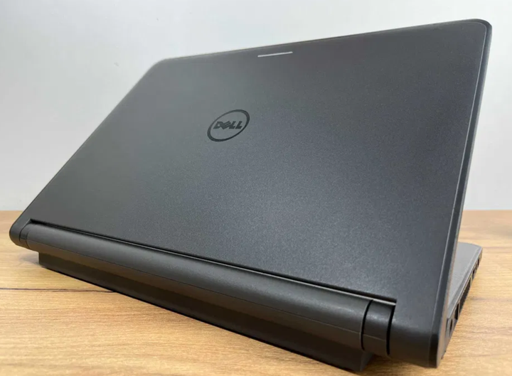 Ультрабук Dell Latitude 3350 / 13.3" TN / Intel Core i3-5005U (2(4) ядра по 2 GHz) / 8GB DDR3 / 128GB SSD / HD Graphics 5500 / WebCam / Win 10 PRO Lic б/у - изображение 4