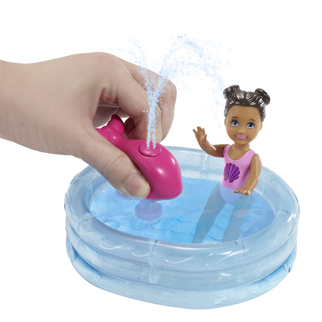 Ігровий набір з ляльками Barbie Няня Барбі Басейн GRP39 (887961909609) - зображення 3