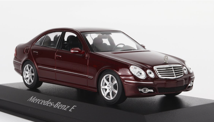 Модель автомобіля Mercedes-Benz E-Class (W211) Dark Red by