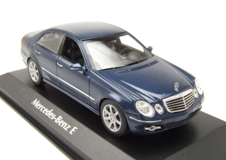 Модель автомобіля Mercedes-Benz E-Class (W211) Dark Blue by