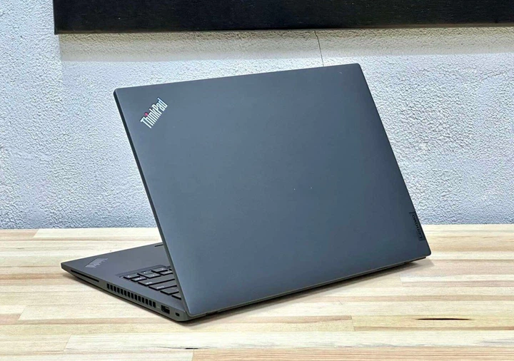 Ультрабук Lenovo ThinkPad T14 Gen 3 / 14