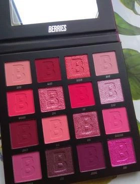 Палетка тіней By Beauty Bay Berries 16 Colour Palette - Фото 5 Палетка тіней By Beauty Bay Berries 16 Colour Palette - зображення 5