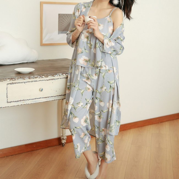 Пижама женская с халатом "Cotton" Серая с цветами (Size XL), ночнушка ...
