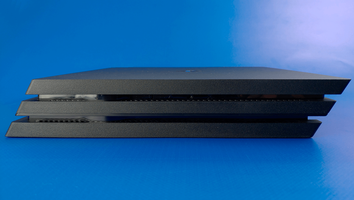PS4Pro 本体 Amazon.co.jp: PlayStation 4 Pro ジェット・ブラック 1TB (CUH