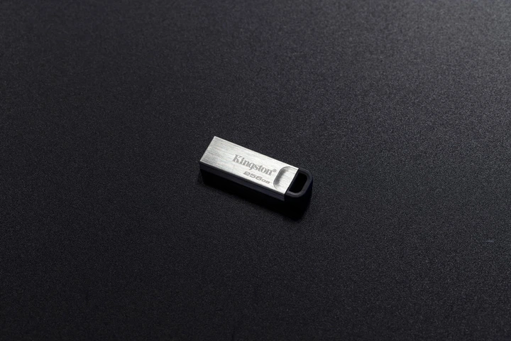 Флеш пам'ять USB Kingston DataTraveller Kyson 512GB USB 3.2 Silver (DTKN/512GB) - зображення 5