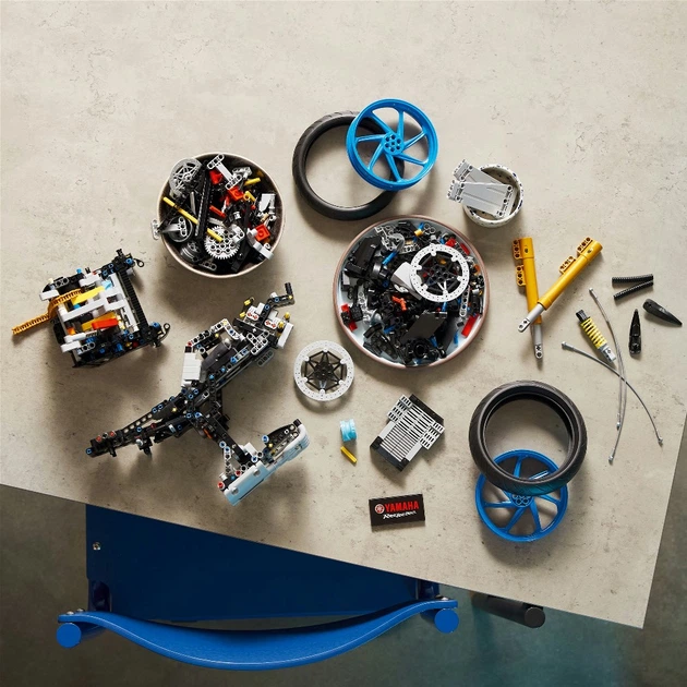 Конструктор LEGO Technic Yamaha MT-10 SP 1478 деталей (42159