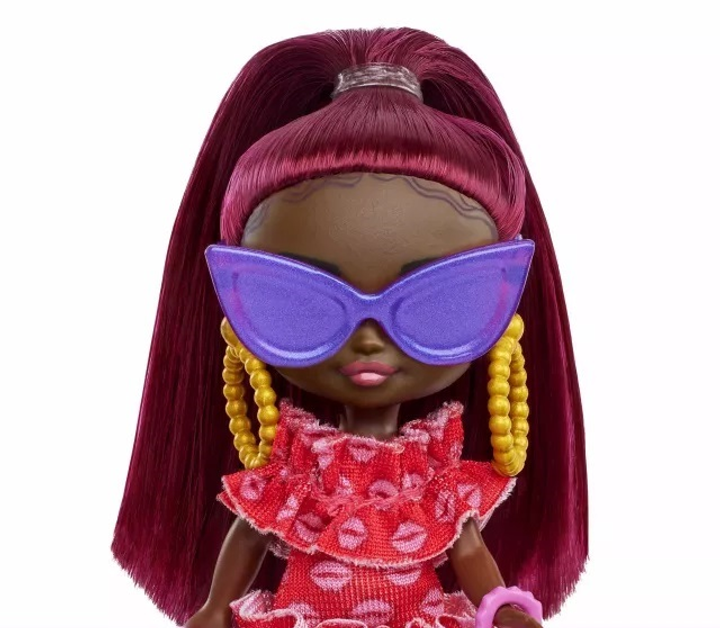 Lalka Barbie Extra Mini Minis bordowe wlosy (194735116133) - obraz 3