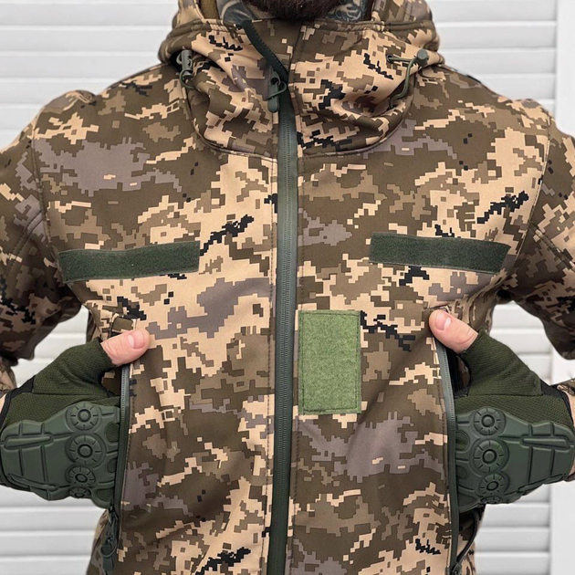 Чоловіча утеплена Куртка Soft-shell з липучками під шеврони та манжетами піксель розмір M - зображення 2