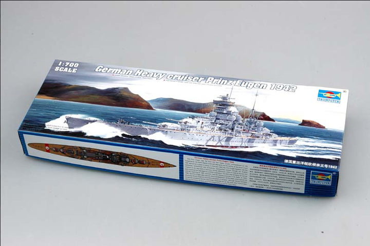 Збірна модель 1/700 крейсер German Heavy cruiser Prinz Eugen 1942 Trumpeter 05766 - зображення 5