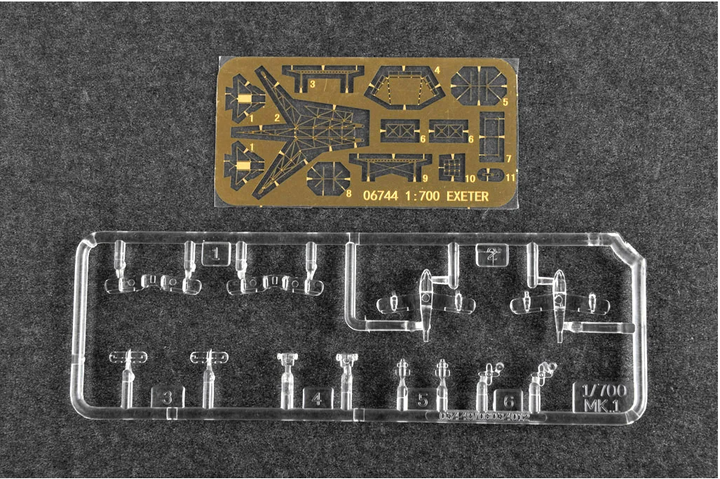 Збірна модель 1/700 військовий корабель HMS Exeter Trumpeter 06744 - зображення 2