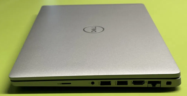 Ультрабук Dell Latitude 5430 / 14" (1920x1080) IPS / Intel Core i7-1255U (10 (12) ядер 1.7 - 4.7 GHz) / 16 GB DDR4 / 512 GB SSD / Intel Iris Xe Graphics / WebCam - изображение 5