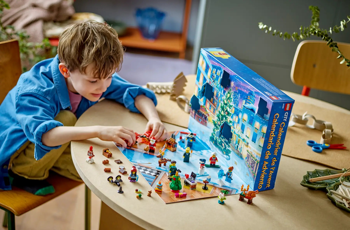 Kalendarz adwentowy LEGO City 2023 258 części (60381) - obraz 3