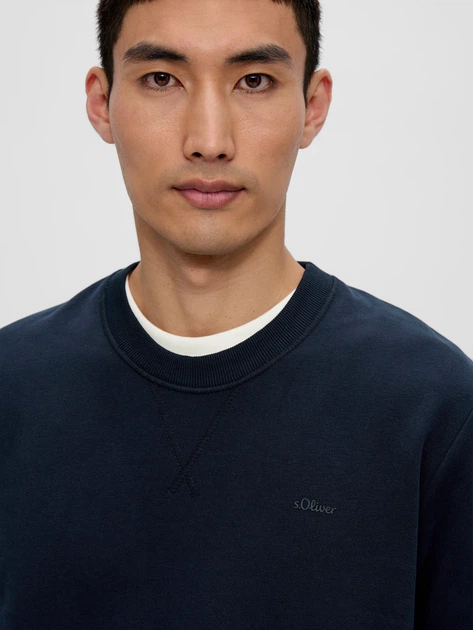 Bluza bez kaptura męska s.Oliver 10.3.11.14.140.2132737-5978 M Granatowa (4099973338841) - obraz 4