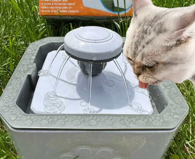Автопоилка Автоматическая поилка фонтан для собак и кошек Pet Water FOUNTAIN блоком питания в подарок - изображение 2