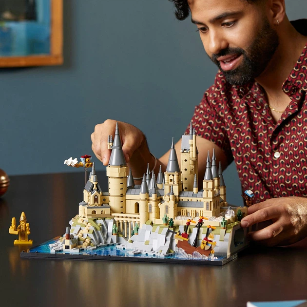 Конструктор LEGO Harry Potter Замок и территория Хогвартса 2660