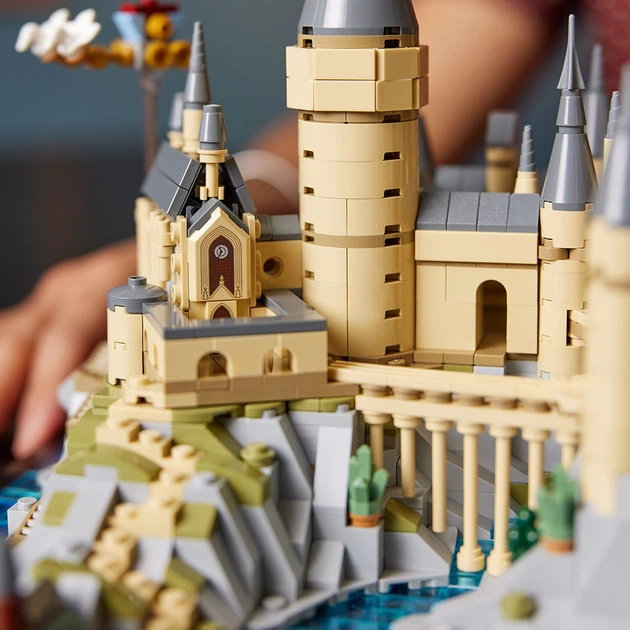 Конструктор LEGO Harry Potter Замок и территория Хогвартса 2660