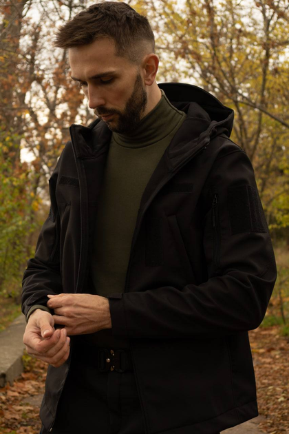 Утепленная мужская куртка с капюшоном SoftShell на флисе черная размер 2XL - изображение 1