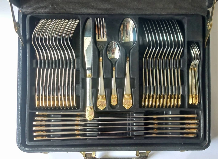 Набор столовых приборов в кейсе Zepter ZP-787 – купить онлайн на