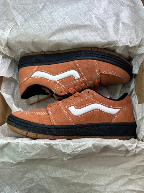 Жіночі кеди короткі Vans 38 замш колір коричневий (24 см