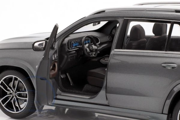 Модель автомобіля Mercedes-Benz GLS (X167) Gray Metallic, Scale 1