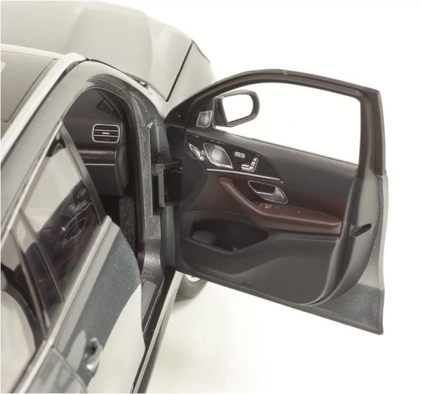Модель автомобіля Mercedes-Benz GLS (X167) Gray Metallic, Scale 1