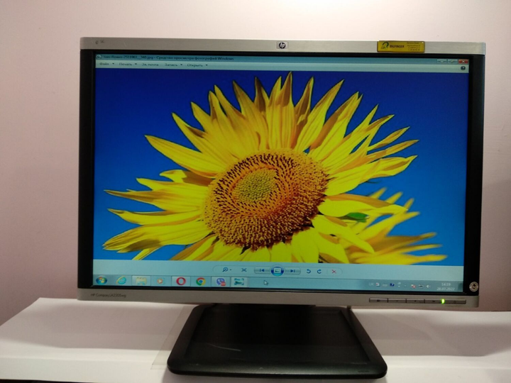 Монитор HP Compaq LA2205wg / 22" (1680x1050) TN / USB 2.0, VGA, DVI ...