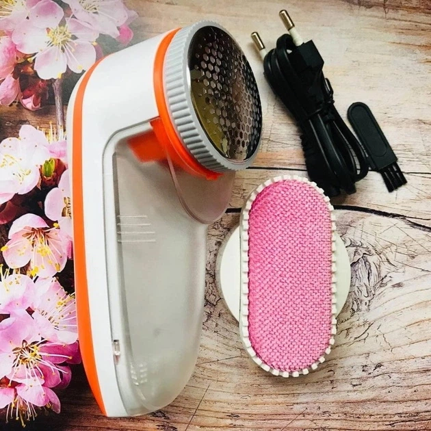 Машинка для зняття катишків Gemei GM-230 220В з насадкою щіткою від шерсті Білий/Помаранчевий (12002) - зображення 1