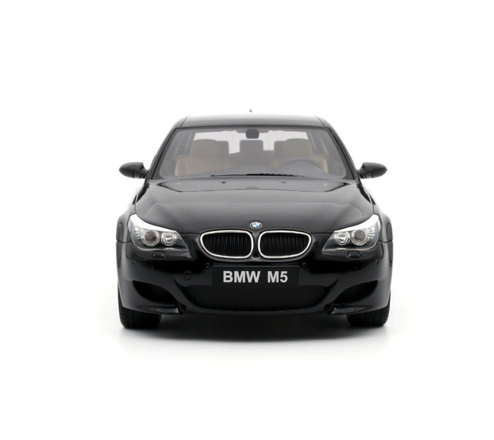Модель автомобіля BMW M5 (E61) Touring Black by OttoMobile, Scale