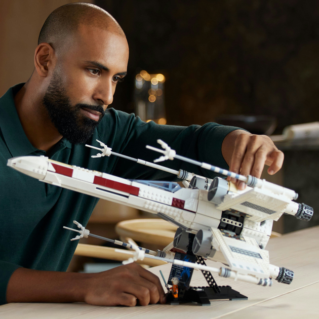 Конструктор LEGO Star Wars Истребитель X-Wing 1953 детали