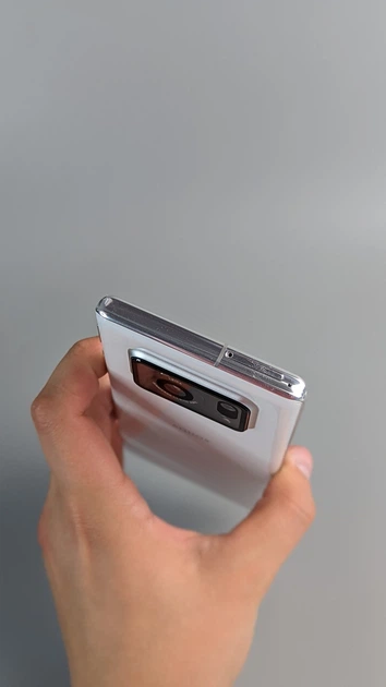 Мобільний телефон Sharp Aquos R6 12GB/128GB White (A101SH)(00025908) Б/В - изображение 6