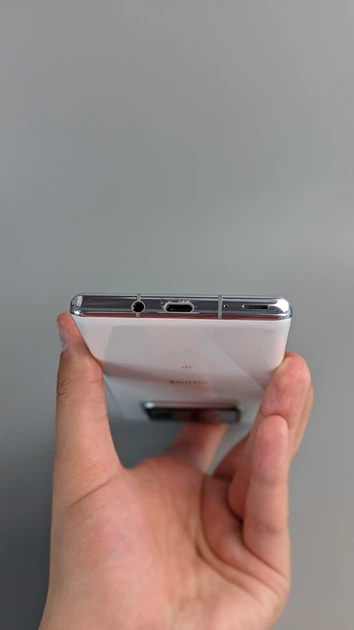 Мобільний телефон Sharp Aquos R6 12GB/128GB White (A101SH)(00025909) Б/В - изображение 9