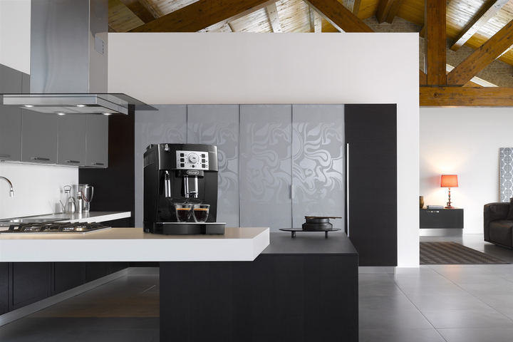 Ekspres do kawy DELONGHI Magnifica S ECAM 22.110 B - obraz 9