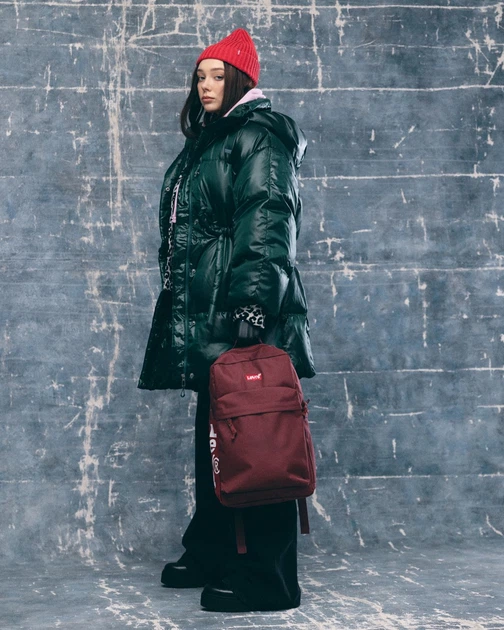 Пуховик зимний женский Levi's Pillow Bubble Mid Darkest