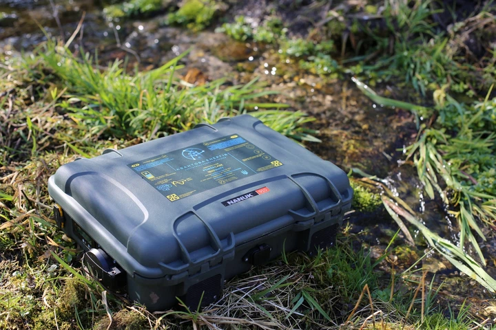 Зарядна станція Quantum Energy Powercase 1200 Ват (AC 230V, DC 12V, 48-52V) - Фото 12 Зарядна станція Quantum Energy Powercase 1200 Ват (AC 230V, DC 12V, 48-52V) - зображення 12