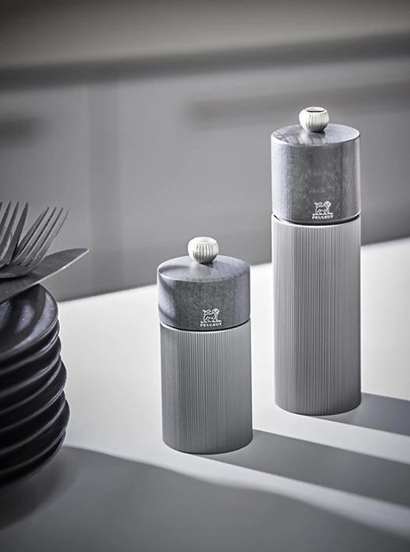 Мельница для соли Peugeot Line 18 см Carbon Finish (39950) - изображение 3
