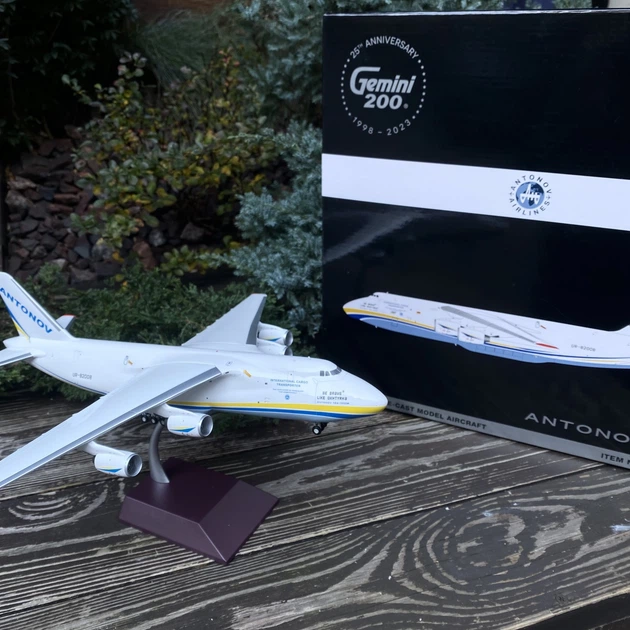 Преміальна Металева Модель літака Антонов Ан-124 Руслан 1:200