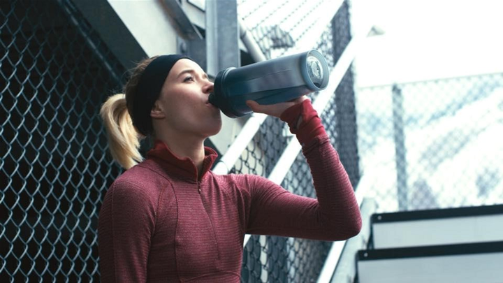 Шейкер BlenderBottle Pro45 з кулькою 1.3 л Сірий з білим (Pro 45 Grey / White (ORIGINAL)) - зображення 10